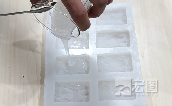 硅膠模具能倒液體硅膠嗎？