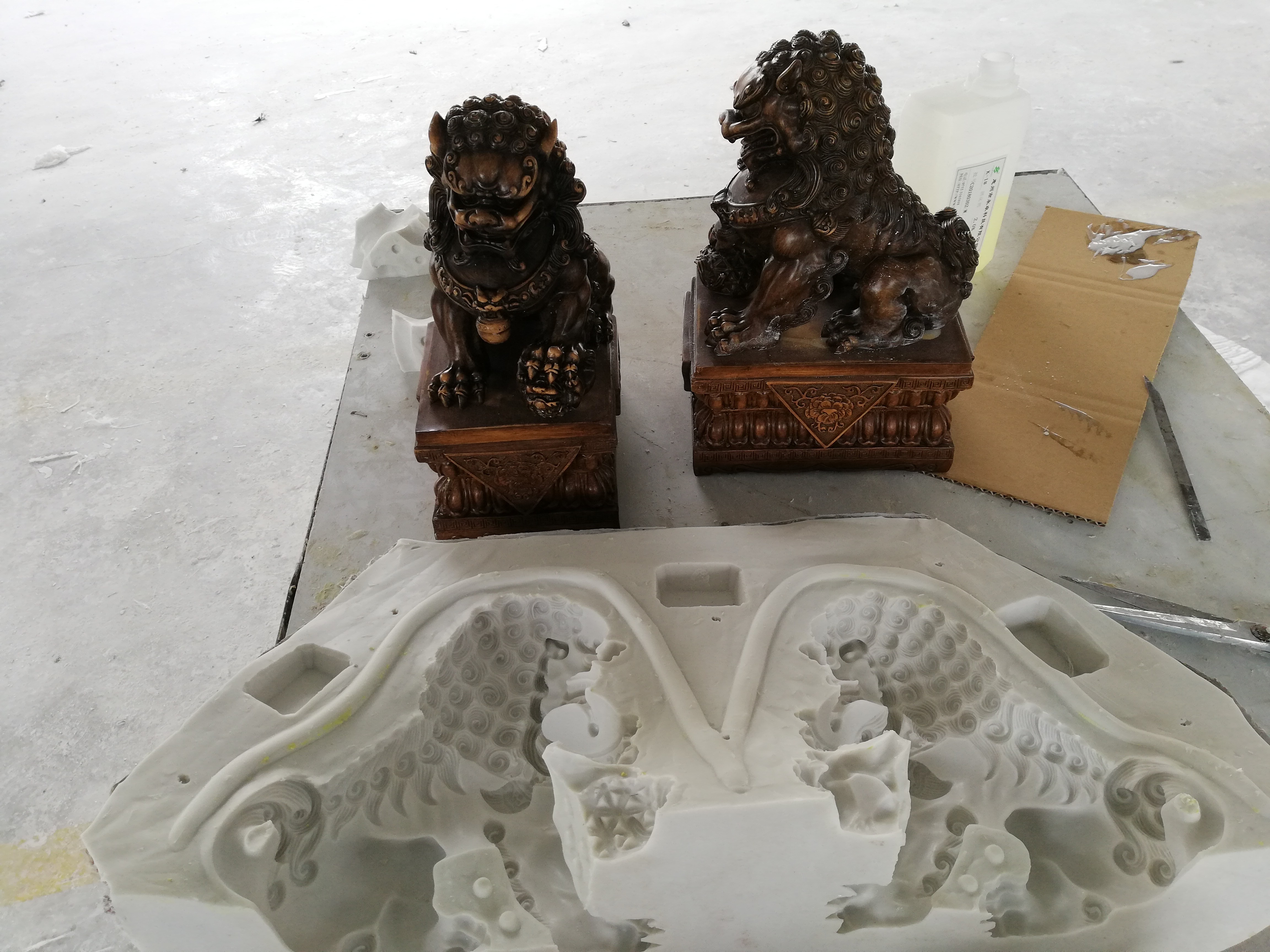 模具硅膠翻模樹脂工藝品出現(xiàn)燒模情況怎么辦 ？