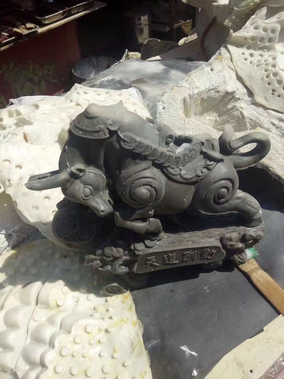 如何使用工業(yè)級模具硅膠制作模具？