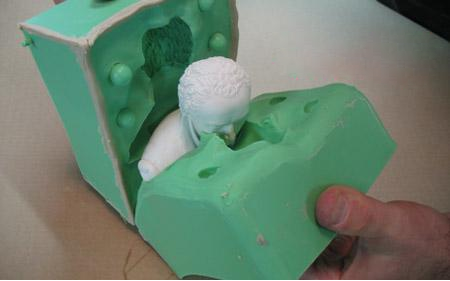  如何判斷模具硅膠產(chǎn)品在購買時的質(zhì)量？