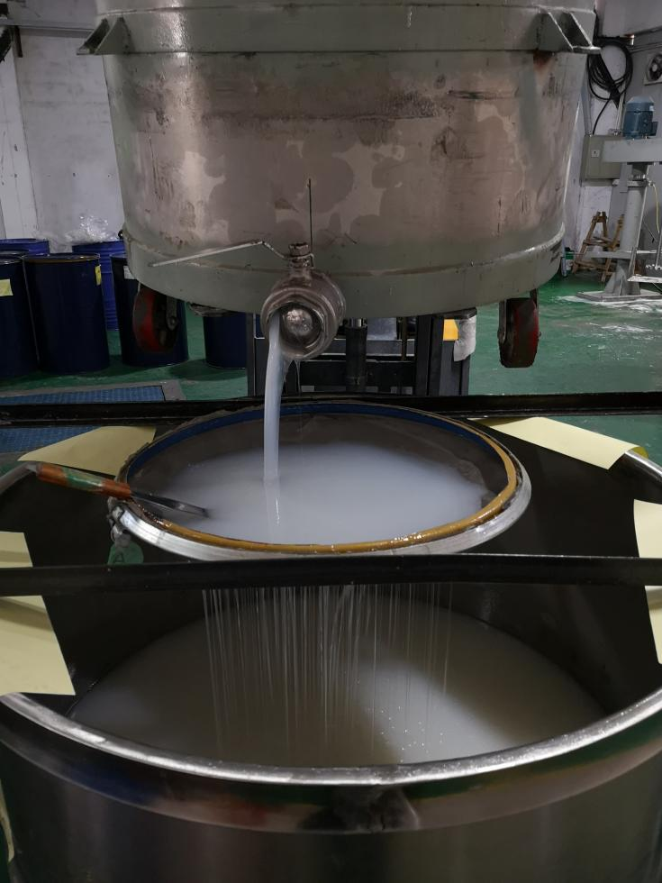 模具硅膠原料有雜質(zhì)怎么辦？